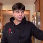 @wasildaoud people be using so much ketchup      …