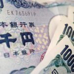 Yen weaker in thin trading as traders stay alert to intervention risk