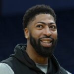 Warriors Trade Pursuit of Anthony Davis Takes Bizarre Twist