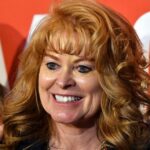 State Treasurer Stacy Garrity encourages residents to make financial resolutions for the New Year