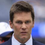Tom Brady Mocked For ‘Weird’ Fashion Choice After Wearing One Glove During Eagles vs. Bills Broadcast