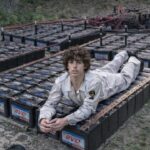 ‘Science maniac’ wires 400 car batteries together in extreme backyard experiment to see what would happen |