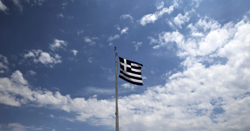 Greek Voters, a Poll Finds, Are Reluctant to Bet on New Parties