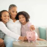 5 things parents should teach their kids about money