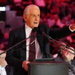 Pat Riley reveals 1 wish for current NBA coaches at Lakers statue reveal