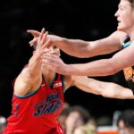 Damian Lillard wins a record-tying 3rd NBA 3-point contest title. Team Knicks wins Shooting Stars | National Sports