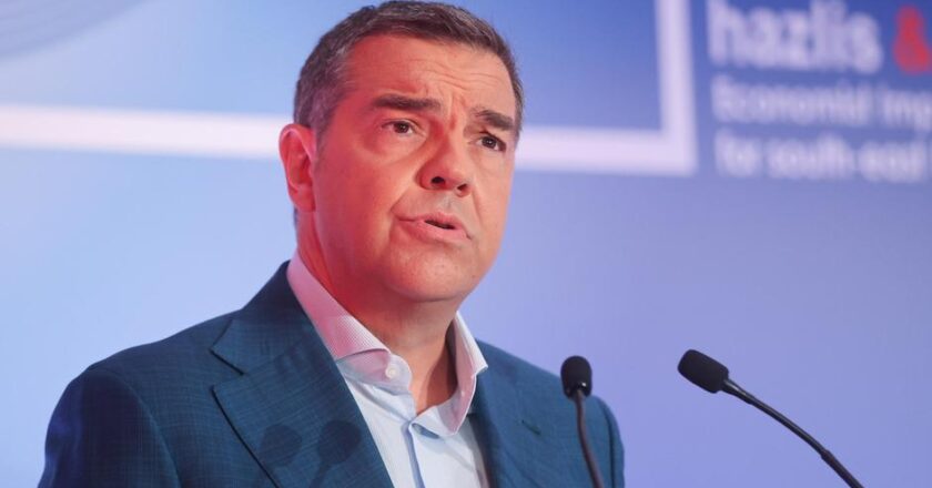 Former Greek PMs shake up political landscape