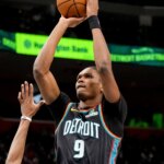 Ausar Thompson benched for Ron Holland in Pistons loss to Spurs