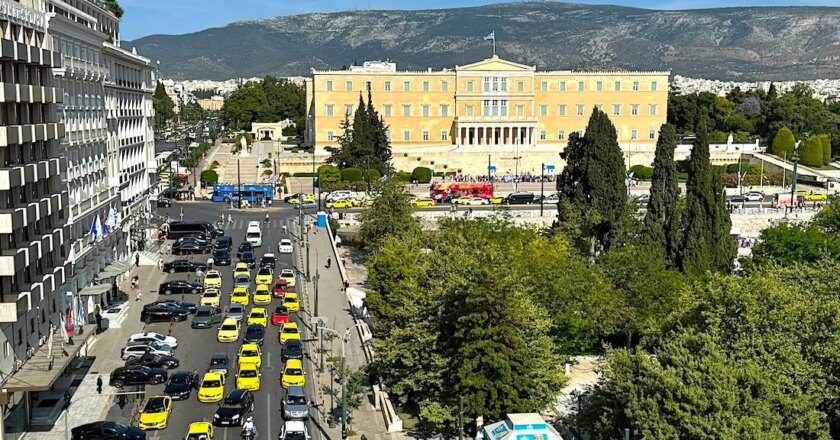 Diaspora and Greek Politics: Sentiment Instead of Scrutiny