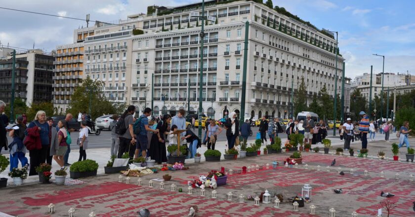 Backlash as Greek government seeks to ban protests at iconic monument