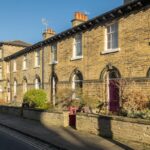 House prices ‘stand still’ in February at an average £368,019