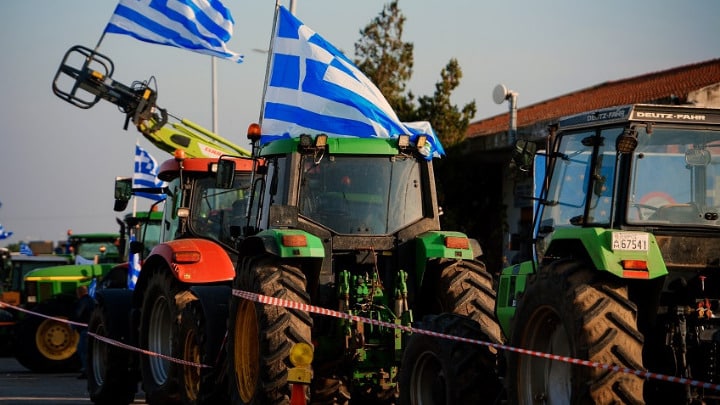 Striking Greek Farmers Mull Over “Final” Government Offer