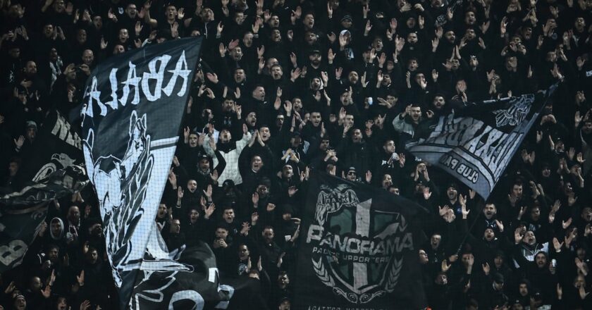 7 fans of Greek soccer team PAOK killed in vehicle crash in Romania