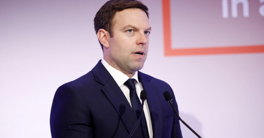 Greek Politician Praises Young Voters in Mamdani Victory