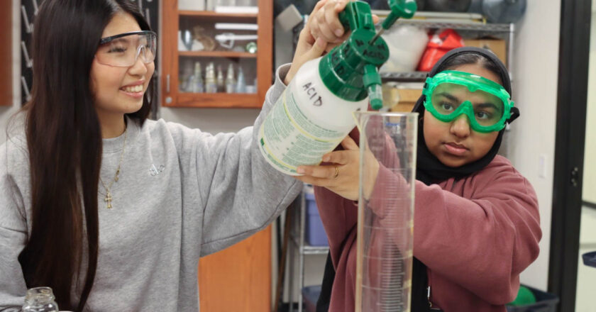 Science National Honor Society demo team to perform science night Feb. 12 – The Hawk Eye