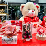 Valentine’s Day Shopping in Greece Dominated by Apparel, Footwear Sales