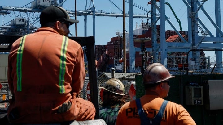 Chancellor Merz Urges Germans to Adopt Greece’s “Work-Harder” Labor Laws