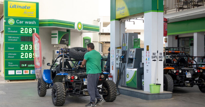 Greece caps fuel and supermarket prices to tackle profiteering due to Iran war