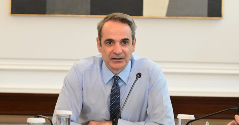 Greek PM Announces One Month’s Rent Refund for Tenants, 250 Euros for Low-Income Pensioners