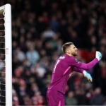 Inter director flies to London for Vicario talks