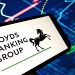 Lloyds admits IT glitch hit nearly half a million customers