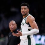 Giannis Antetokounmpo, Bucks at odds over whether to finish out the season: Sources