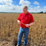 Iowa State nitrogen specialist engaged in answering farmers’ questions