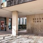 Schools finance deputy to retire