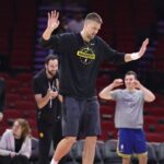 Kristaps Porziņģis returns to Warriors’ lineup after six-game absence