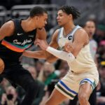 NBA Spurs stretch win streak to eight in rout of Bucks