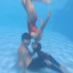 @explorerssaurus Underwater love          …