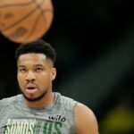 Antetokounmpo gets back to rhythm in return with Bucks