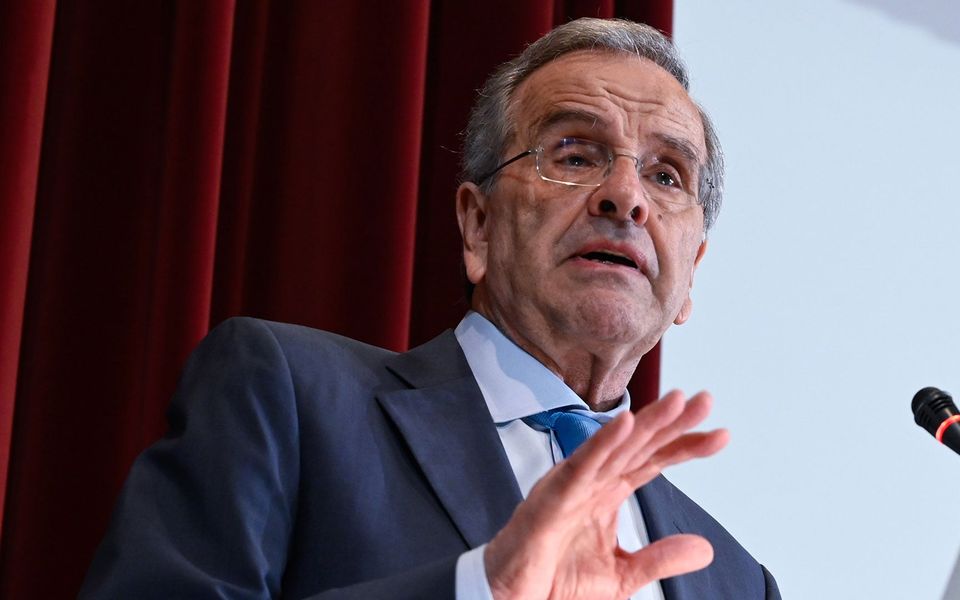 Government officials reject criticism from Samaras