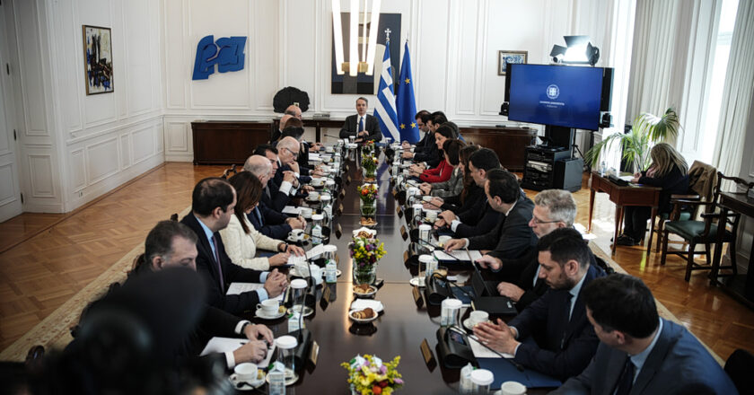 Greek Government Faces Pressure Over Fuel and Food Prices