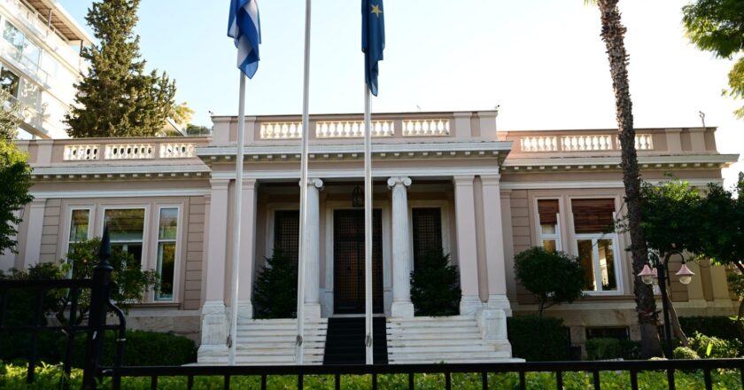 Greek Gov. Scrambles to Contain Revolt over Post Office Closures