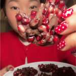 @biteswithesther how to make pomegranate chocolate clusters  these are so simple…