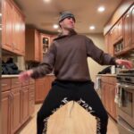 @jerseyyjoe This dance goes crazy  ( DC: @FLAWDA )       …