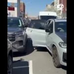 Jewelry store owners fight back after robbers smash through front window