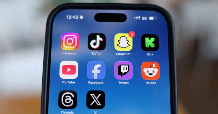 Greece to ban social media for children under 15 starting 2027