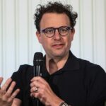 Anthropic Exec Says Culture Lets Staff ‘Just Argue With Dario’