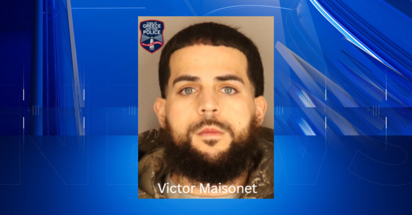 Man arrested after being accused of stealing $70K in jewelry from Greece Ridge Mall kiosk