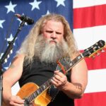 This Country Music Icon Advised Jamey Johnson Not To Fret About What the Music Industry “Suits” Thought