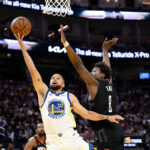 Stephen Curry drops 29 points in return from knee injury as Warriors fall to Rockets