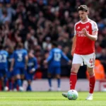 Stuttering Arsenal given title jolt, Liverpool end losing run
