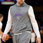 Two Hall of Famers say Luka Doncic should be eligible for NBA awards