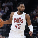 Cavaliers clinch berth in NBA playoffs with win at Warriors