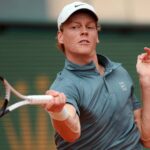 Jannik Sinner launches twofold Monte-Carlo bid in striking fashion | ATP Tour
